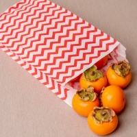 BontaBag 1 kg-os papírtasak piros cikk-cakk design mintával - 200 db