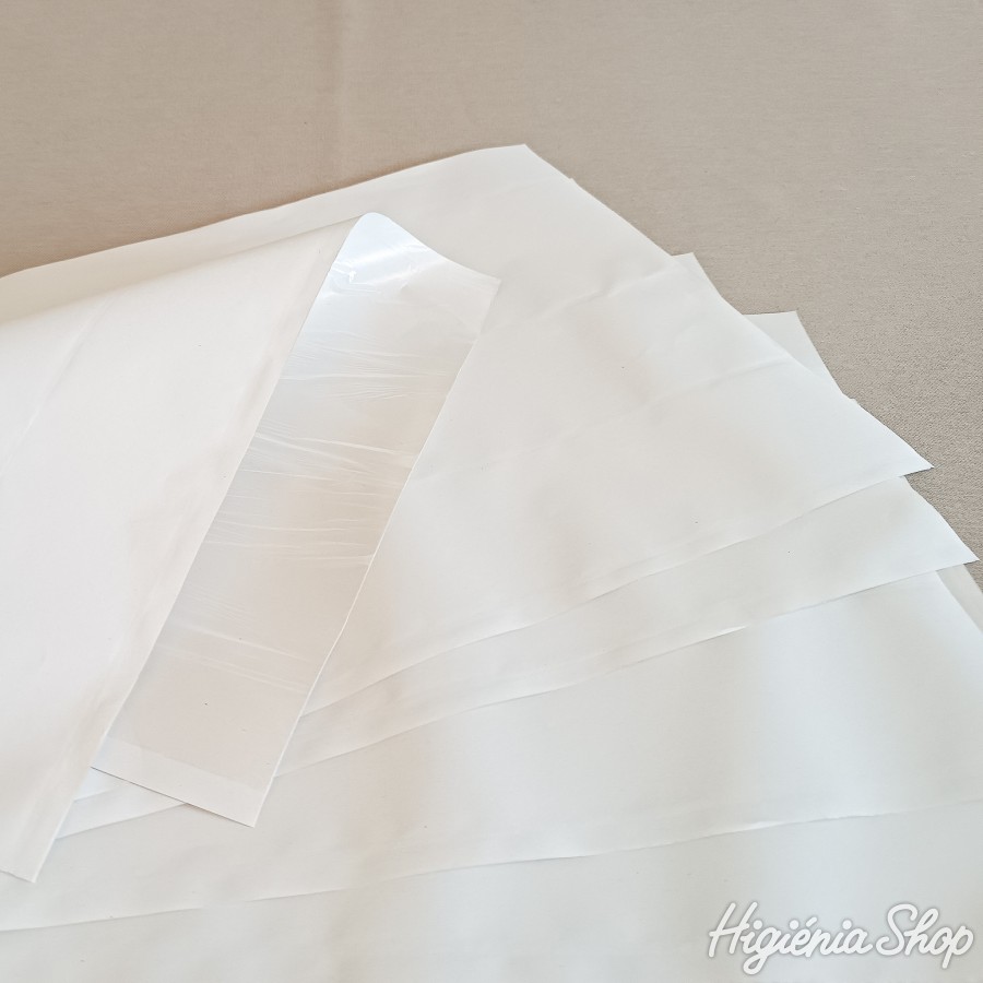 Világosszürke nyomatlan fóliázott húscsomagoló papír -  30x30 cm / 5 kg