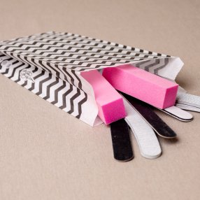 BontaBag 1 kg-os papírtasak fekete cikk-cakk design mintával - 200 db